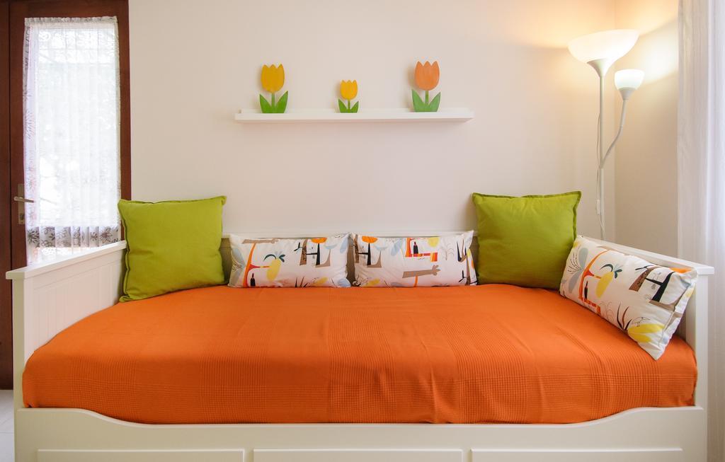 Studio And Apartment Nadia With Garden Porec Exterior photo