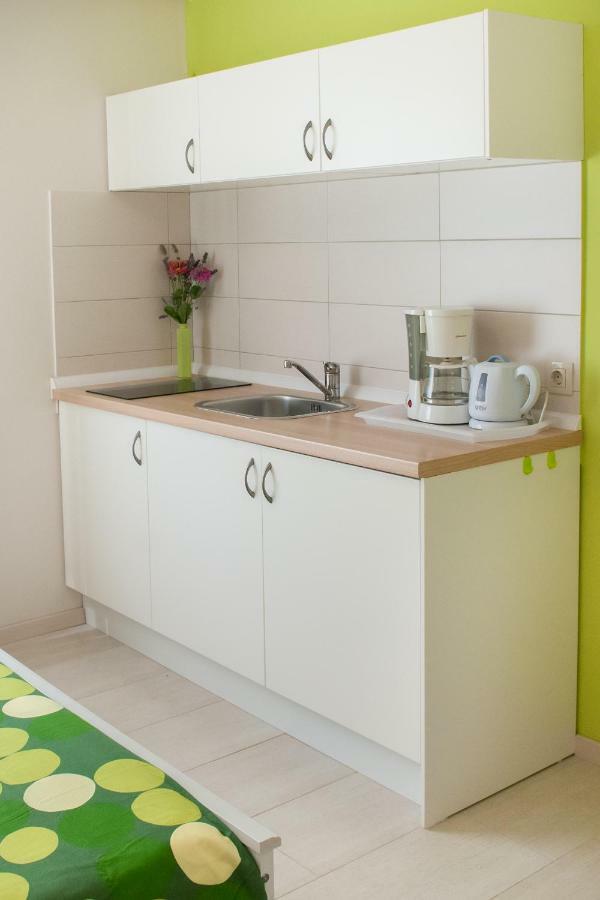 Studio And Apartment Nadia With Garden Porec Exterior photo